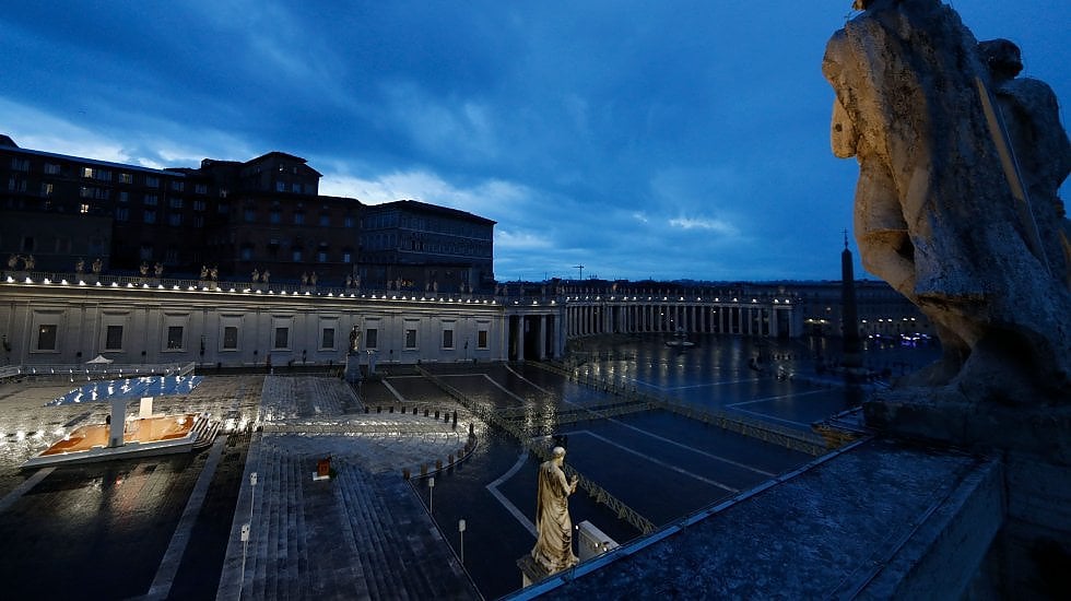 Papa Francesco Momento Di Preghiera In Piazza San Pietro Su Questa Barca Ci Siamo Tutti Possiamo Andare Avanti Solo Insieme