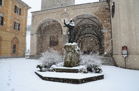 Rieti, statua di San Francesco