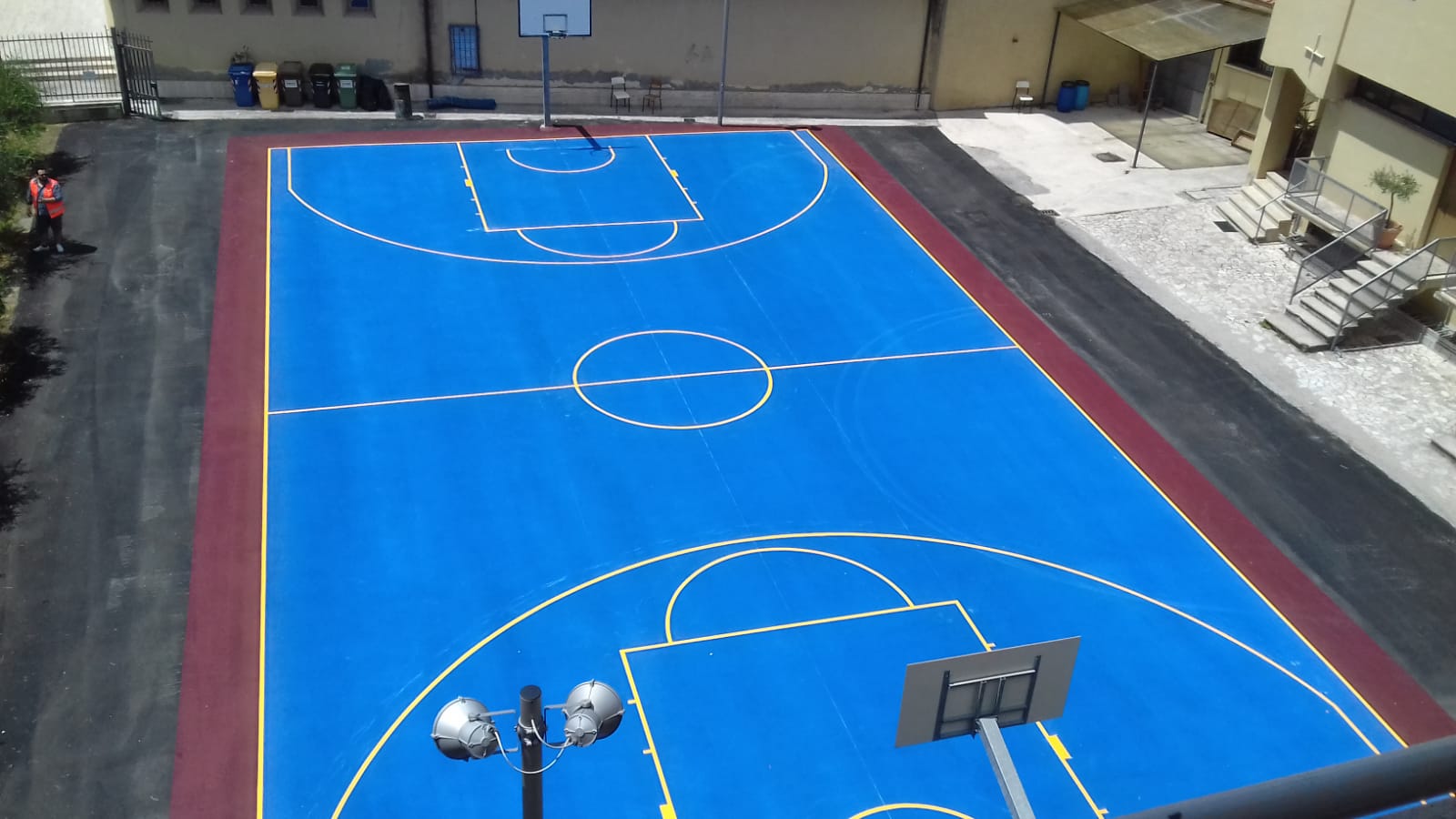 Ristrutturato il campo da basket di Regina Pacis. Il 21 giugno l