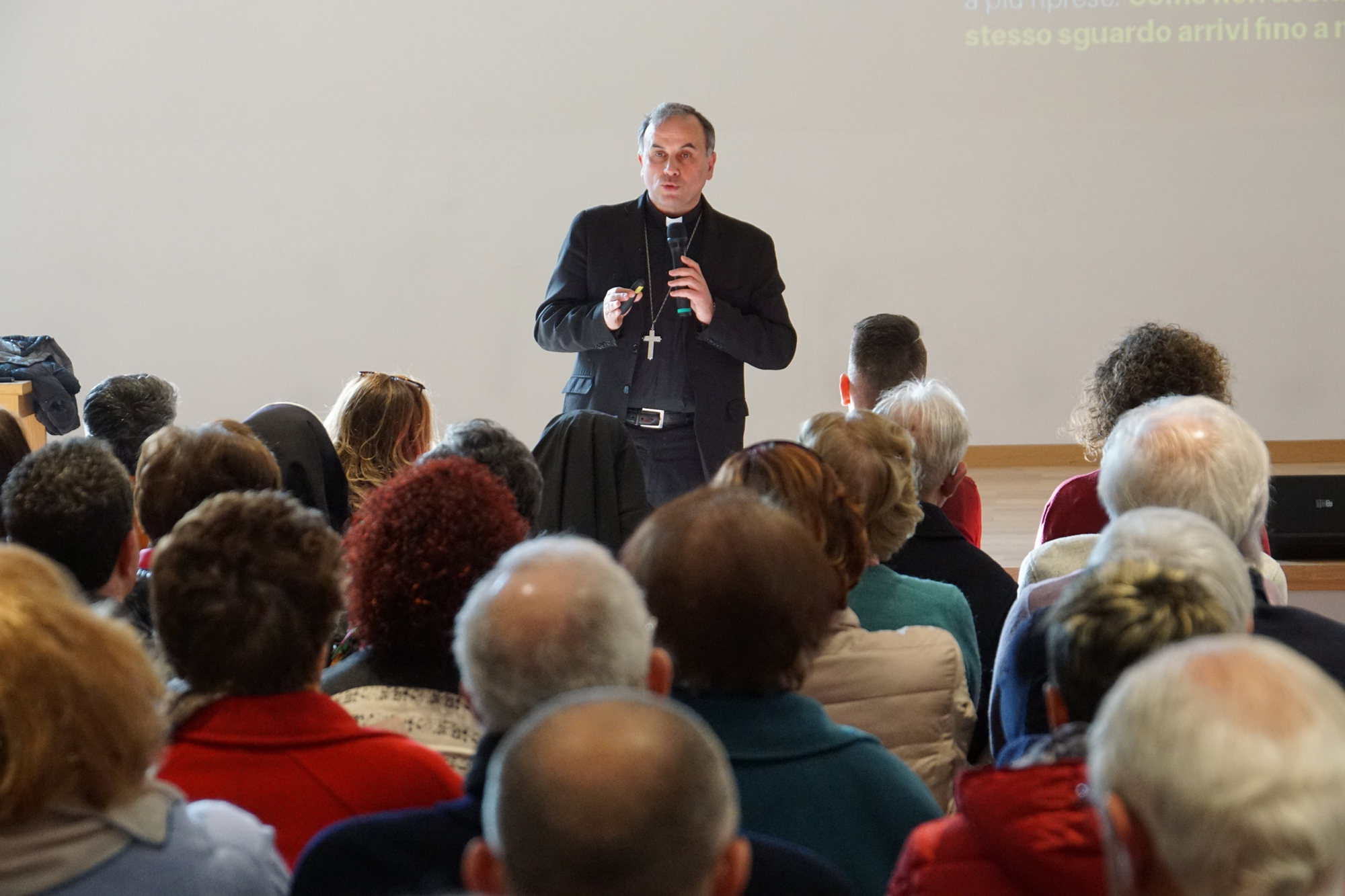 Incontro del vescovo con gli operatori pastorali